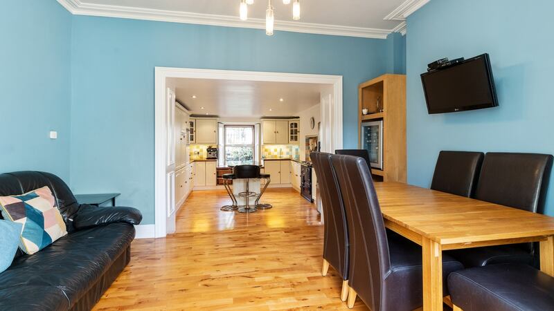 Interconnecting living and kitchen areas.