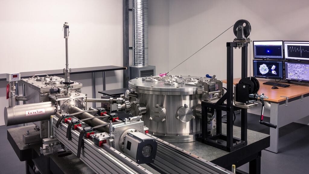 SiriusXT’s technology, based on research carried out at UCD, has enabled the development of a miniaturised soft x-ray microscope.