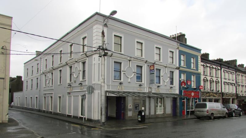 Three bank investments to yield over 8%