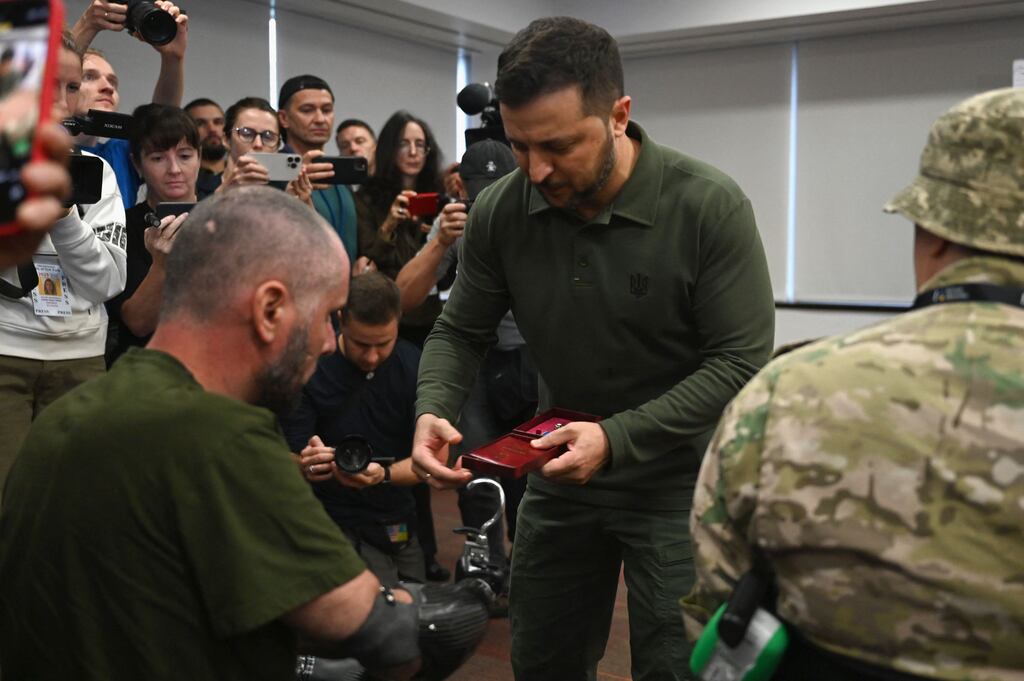 Ukrainian president Volodymyr Zelenskiy visits wounded Ukrainian soldiers at the Staten Island University Hospital in New York City. Photograph: Angela Weiss/AFP via Getty