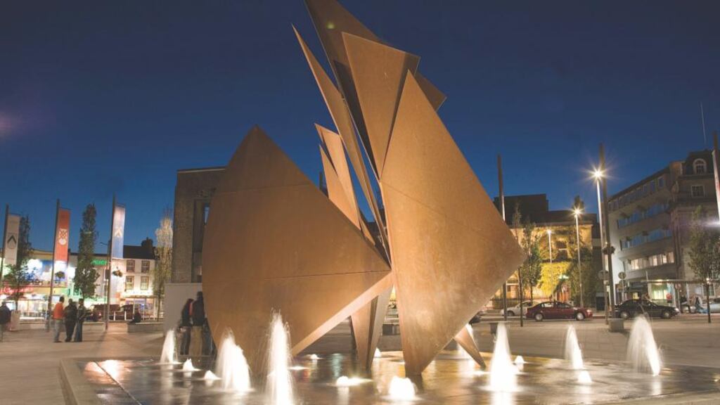 Hillbilly’s Family Restaurants is set to open a new restaurant on Galway’s Eyre Square creating 40 jobs.