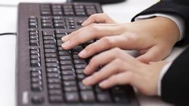 PC sales fall as makers fail to win back tablet customers