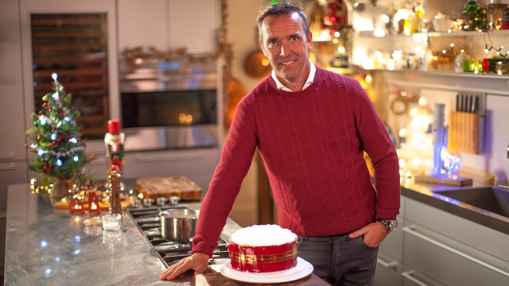 Ice and easy: Kevin Dundon shows off his Christmas cake.