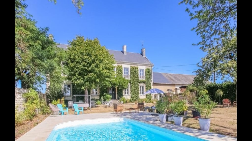 Vines, olive trees and a swimming pool in France