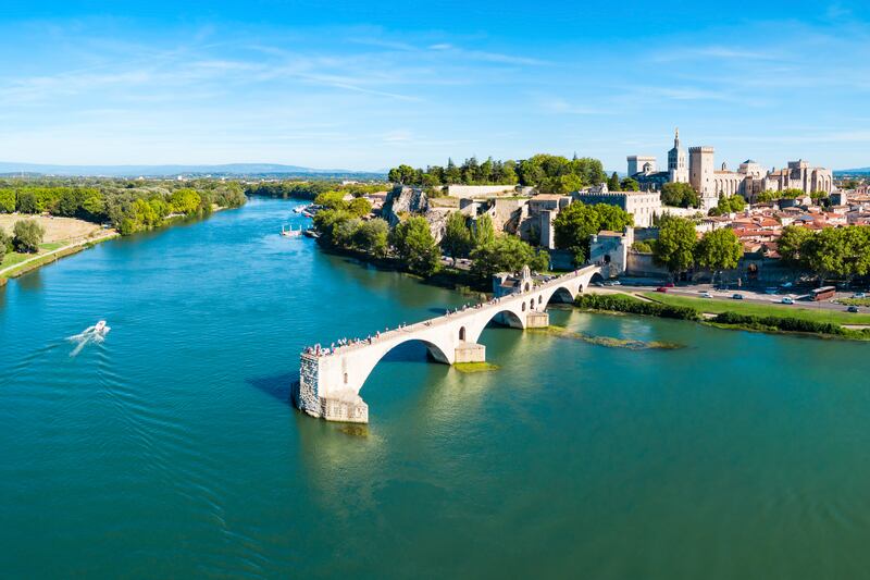 See the iconic Pont d’Avignon