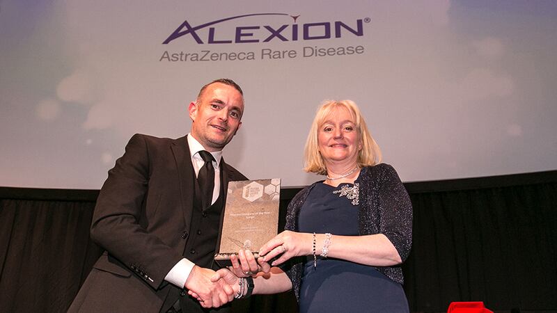Gearoid O’Rourke, Vice President for Global Marketing, A&C by Aceto, presents the Pharma Company of the Year – Large award to Aine Fleming, Alexion Ireland, AstraZeneca Rare Disease.