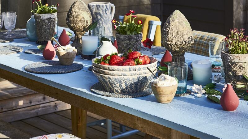 These Gibside Grasses serving bowls and matching jug can be bought online from the UK’s National Trust.