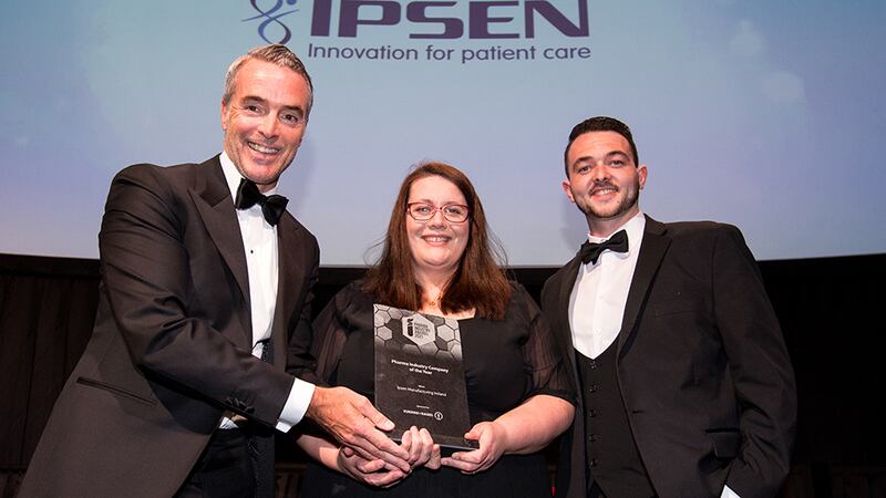 Adam O’Sullivan, Commercial Director, Kuehne+Nagel, presents the Pharma Industry Company of the Year award to Sarah Flynn and Wayne Travers, Ipsen Manufacturing Ireland.