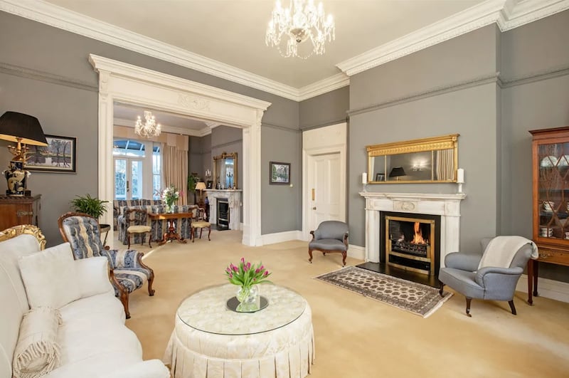 Interconnecting reception rooms