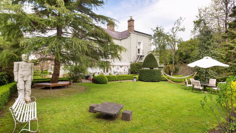 Side garden Woodlawn House