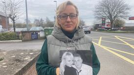 Mother of murdered boxer Kevin Sheehy seeks meeting with Simon Harris over killer’s jail transfer