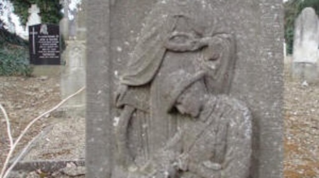 Detail on Peter Macken’s gravestone in Glasnevin Cemetery