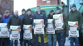 Farmers protest outside Dunnes Stores depot over beef prices