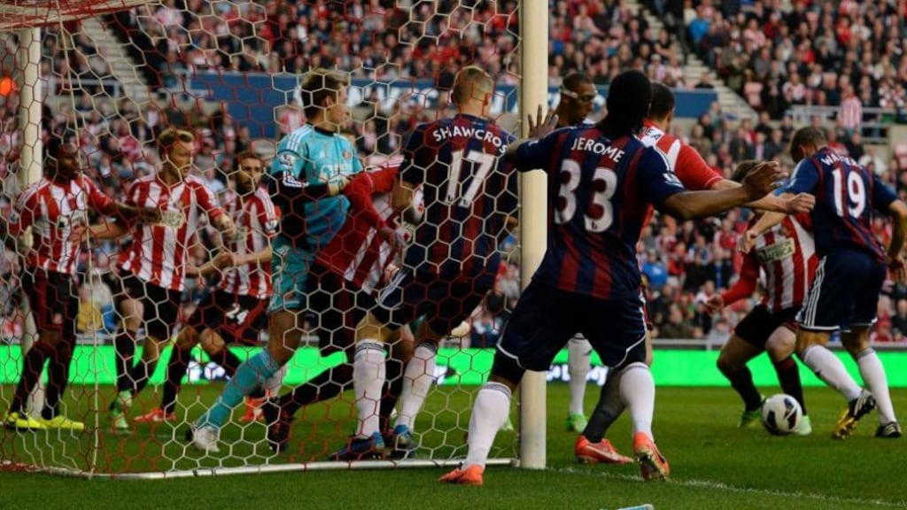 Stoke City’s Jon Walters (right) prepares to fire the visitors in front against Sunderland at the Stadium of Light last night.