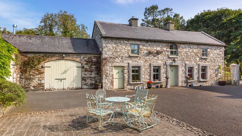 Three-bedroom coach house