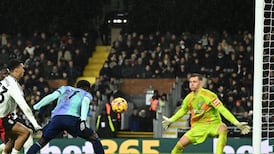 Premier League: Fulham hold on against Arsenal; late goals earn Leicester home draw