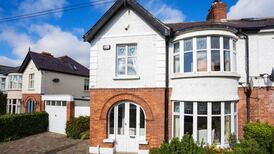 Light-filled original curving towards the sea in D4 for €1.3m