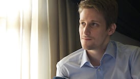 MEPs narrowly back resolution on Edward Snowden