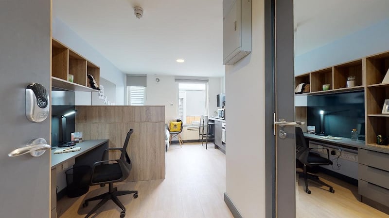 A studio room at Curraheen Point