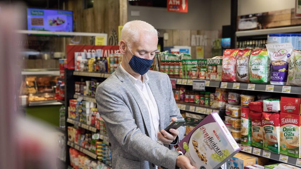 BWG’s IT director Chris Donnelly at Spar Cherrywood using the new checkout-free technology from MishiPay.