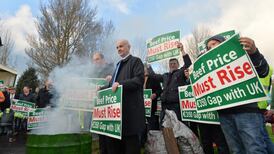 Simon Coveney confident beef  deal can be reached this week