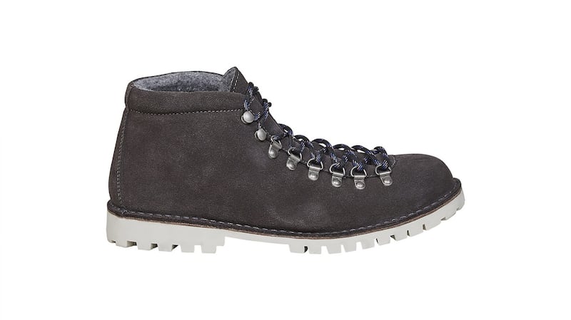 Boots, €100, Office