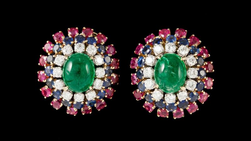 Earclips with emeralds, diamonds, sapphires and rubies, Lot 109
