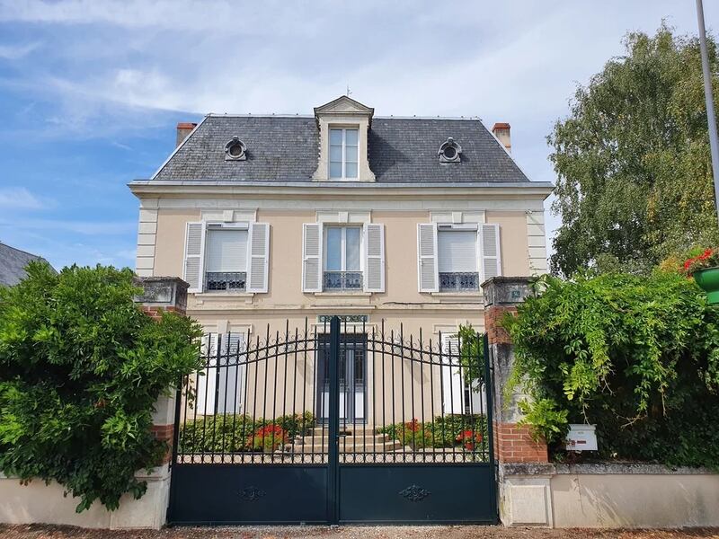 Five-bedroom house in the village centre