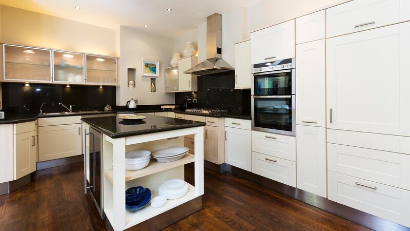 9 Seafield Crescent, Booterstown,