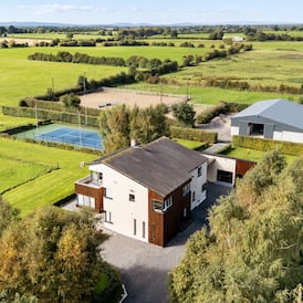 Expansive home with equestrian facilities on edge of the Curragh for €1.35m