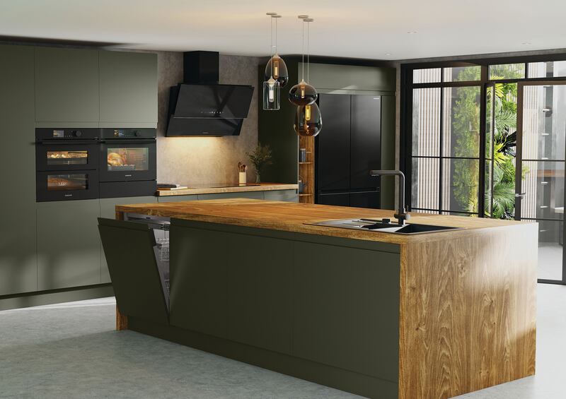 Samsung’s Series 7 Bespoke AI Oven can detect the being cooked then automatically set the right timer and programme