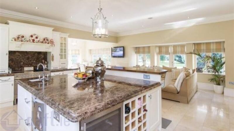 The kitchen and lounge area