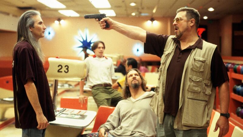 Walter pulls a gun on rival bowler Smokey
