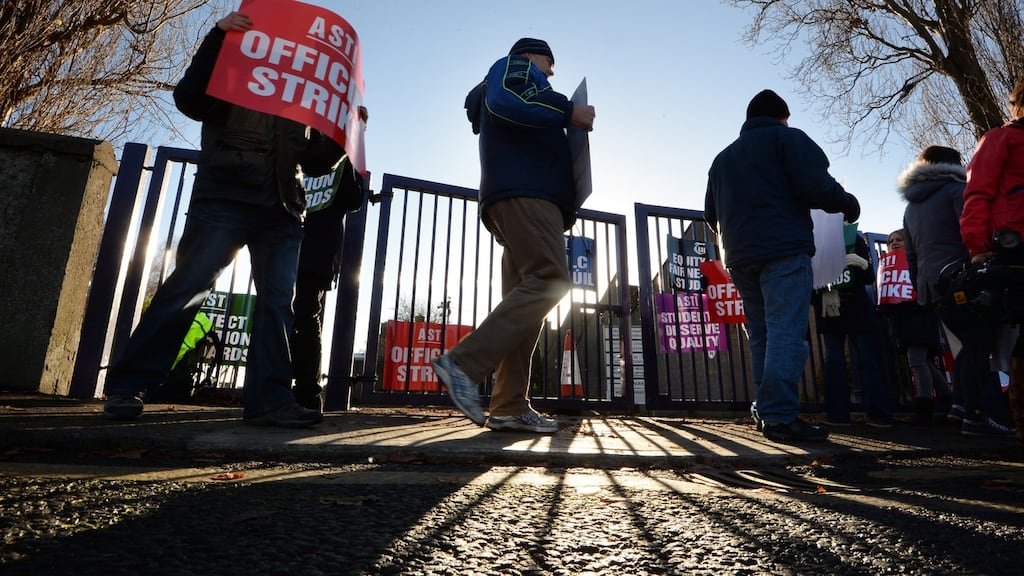 ASTI general secretary Pat King has predicted the next government, with a four- or five-year mandate, would feel confident enough to face down second level teachers - a move which could see closures of schools next autumn in the wake of strikes or lockouts. File photograph: Cyril Byrne/The Irish Times