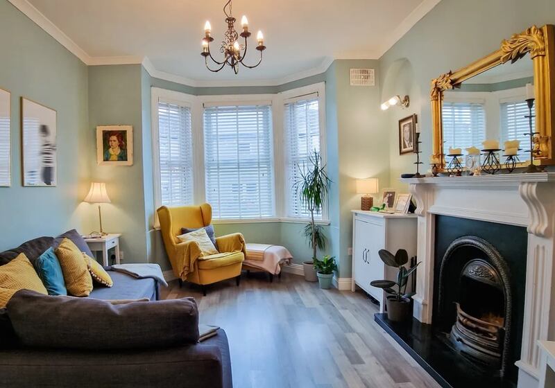 Livingroom with bay window at 6 Parkview Terrace