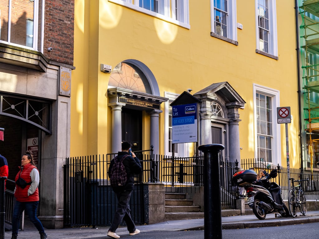 Ground-floor front entrance of 61A South William Street, Dublin 2