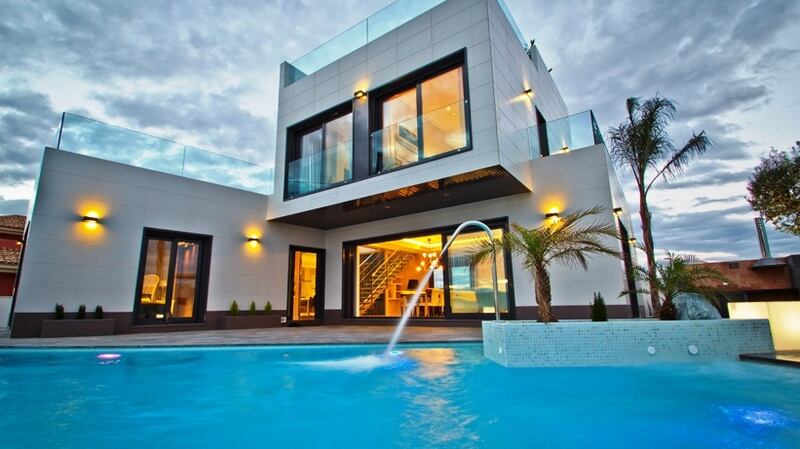 This three-bedroom villa is  just 400m from the beach and 45 minutes from Alicante Airport.