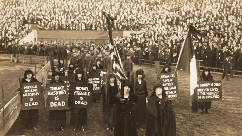Women mourning in New York in October 1920. Source: National Library of Ireland