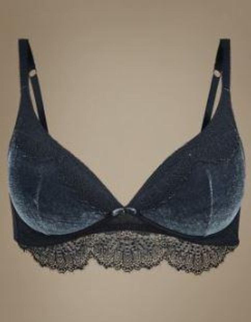 Velvet lounge bra, €20