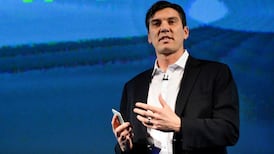 Two top-10 Yahoo shareholders seek AOL merger