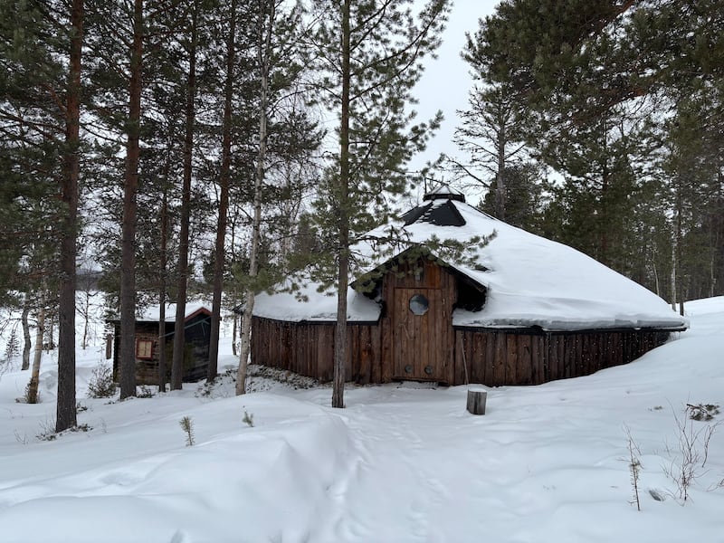 Kota hut, Hotel Korpikartano