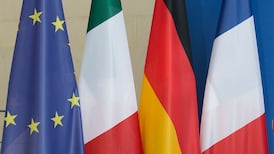 Euro zone economic confidence still high despite dip