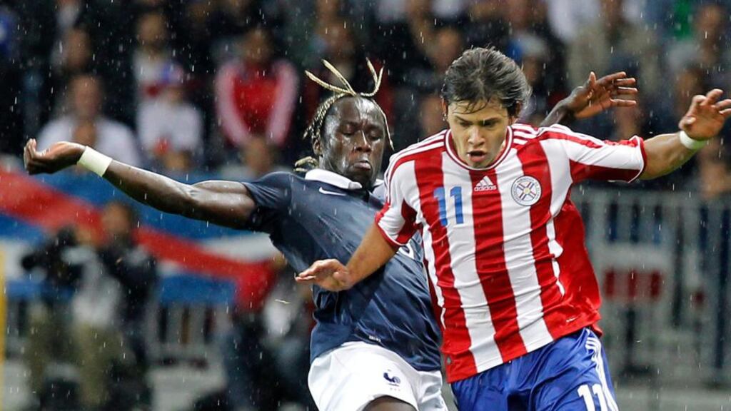 Bacary Sagna has agreed a three-year deal with Manchester City.