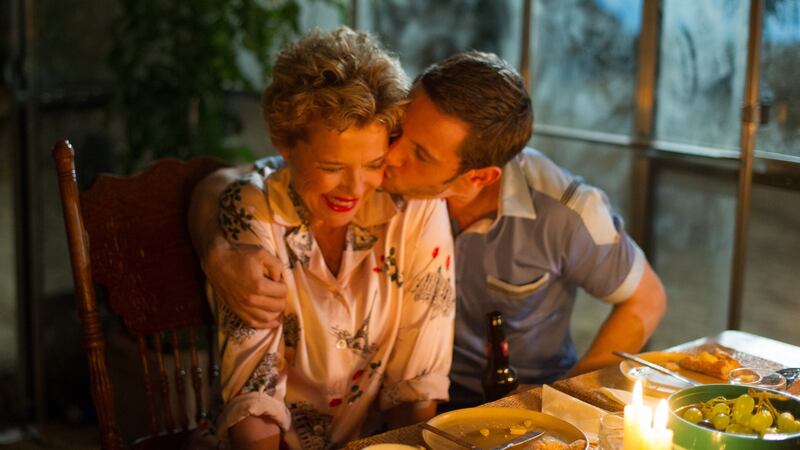Annette Bening and Jamie Bell in Film Stars Don’t Die in Liverpool