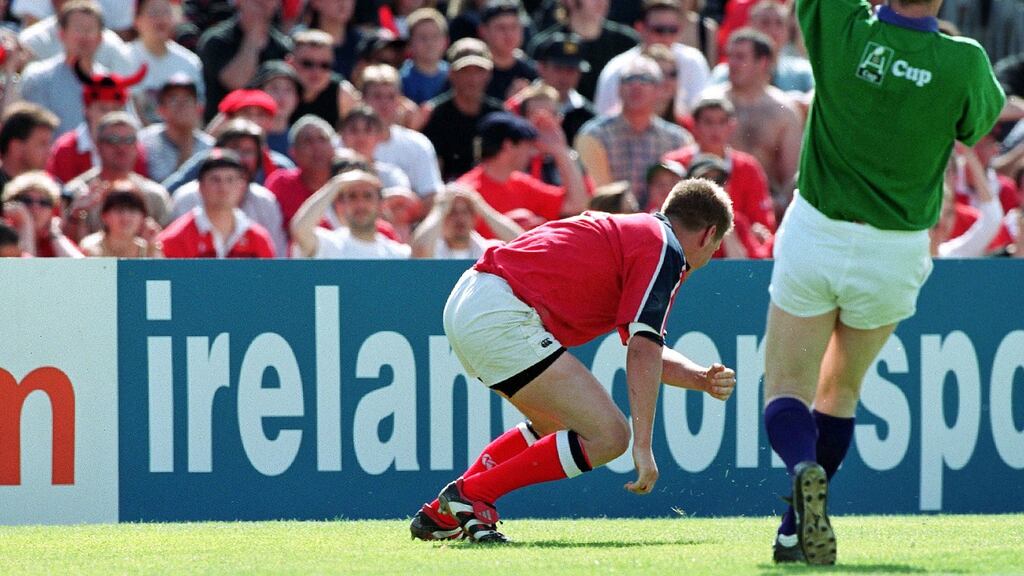 Ronan O’Gara scores a try in the 2000 Heineken Cup semi-final. Photograph: Inpho