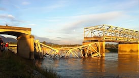Bridge collapses in US state of Washington