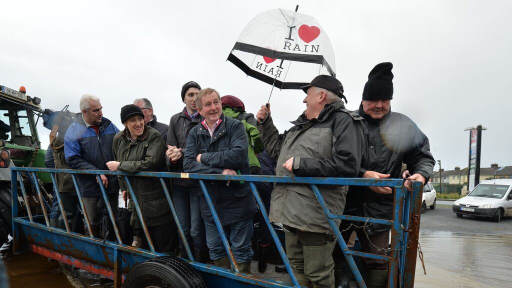 Ministers Heather Humphreys and Simon Harris with the Taoiseach and Mayor Tom Farrell on their way to Carrick O’Brien in Athlone. Photograph: Alan Betson