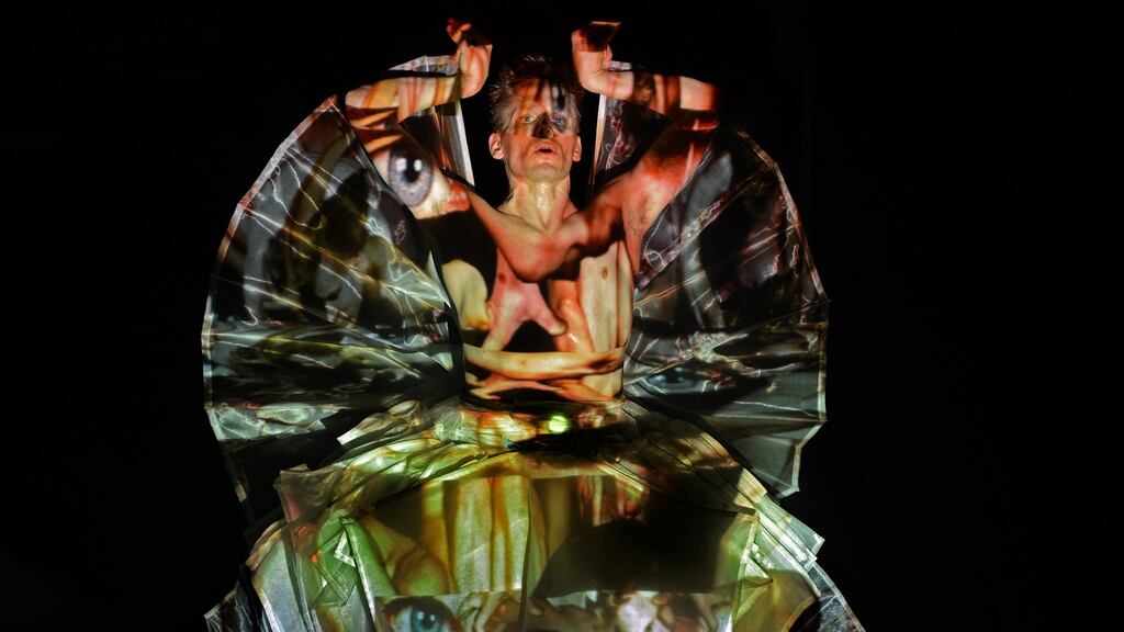 Tero Saarinen, rinceoir, ag ceiliúradh shaothar Stravinsky. grianghraf: eric luke/the irish times