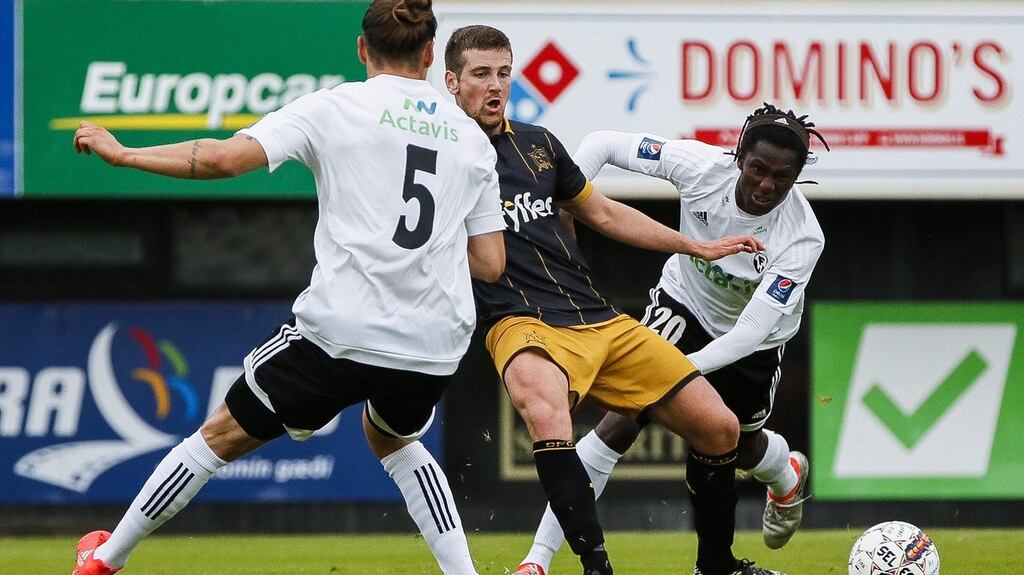 Dundalk’s Patrick McEleney with Kassim Doumbia and Pétur Viðarsson of Fimleikafélag Hafnarfjarðar during their Champions League clash. Photo: Eythor Arnason/Inpho