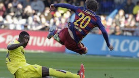 Barcelona squander two goal lead to draw at Villarreal